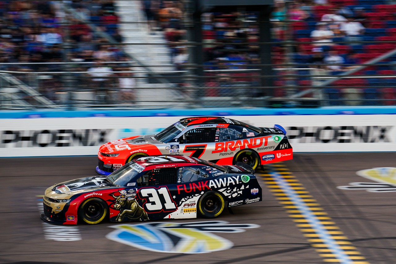 Retzlaff Ends Rookie Season with a 13th Place Finish at Phoenix