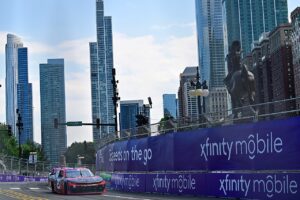 Burton Runs to Top-15 in The Loop 110 on the Streets of Chicago